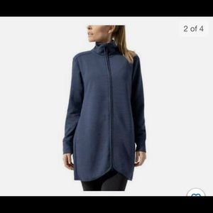 Mondetta Performance Gear purple ottoman